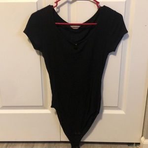 Short sleeve body suit